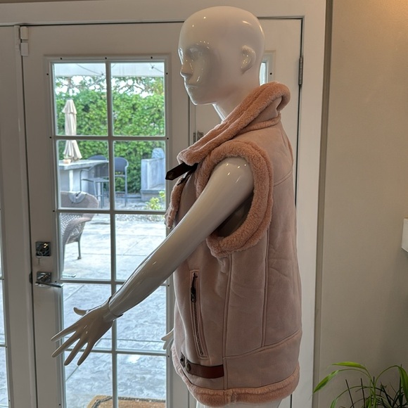 Cozy Pink Faux Suede Fleece Lined Vest Size Medium - Picture 5 of 13